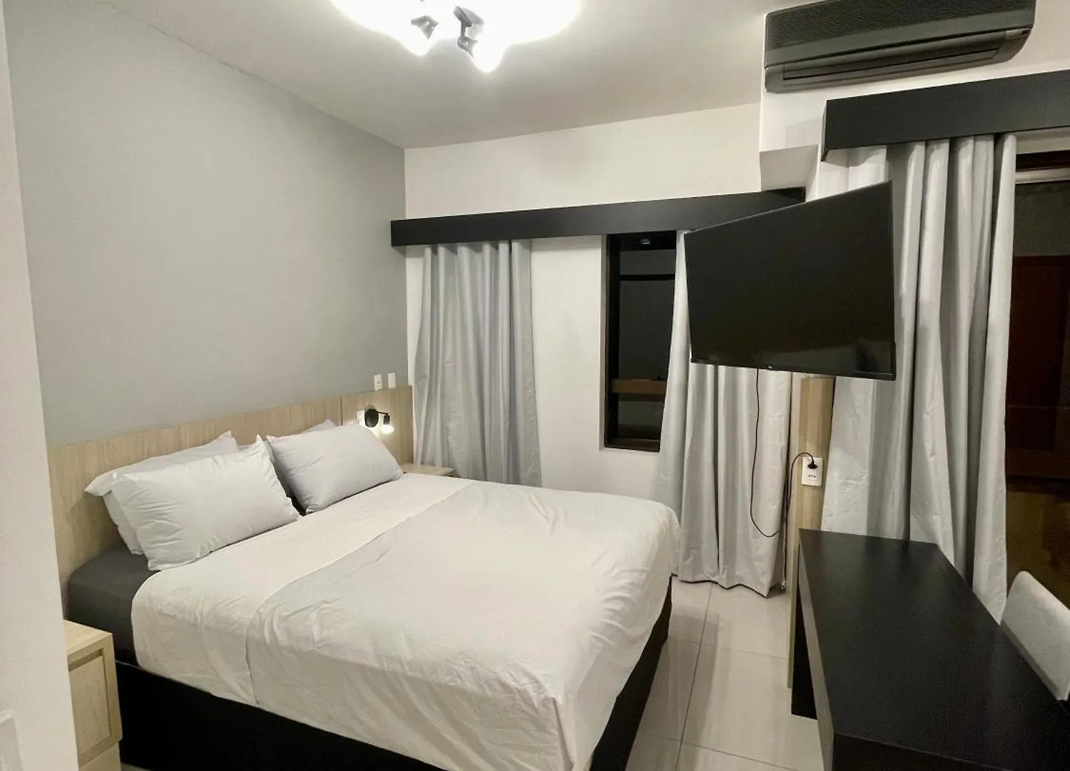 Flat No Hotel Q. Paulista Nos Jardins, Com Sacada! 상파울루 0*,  브라질