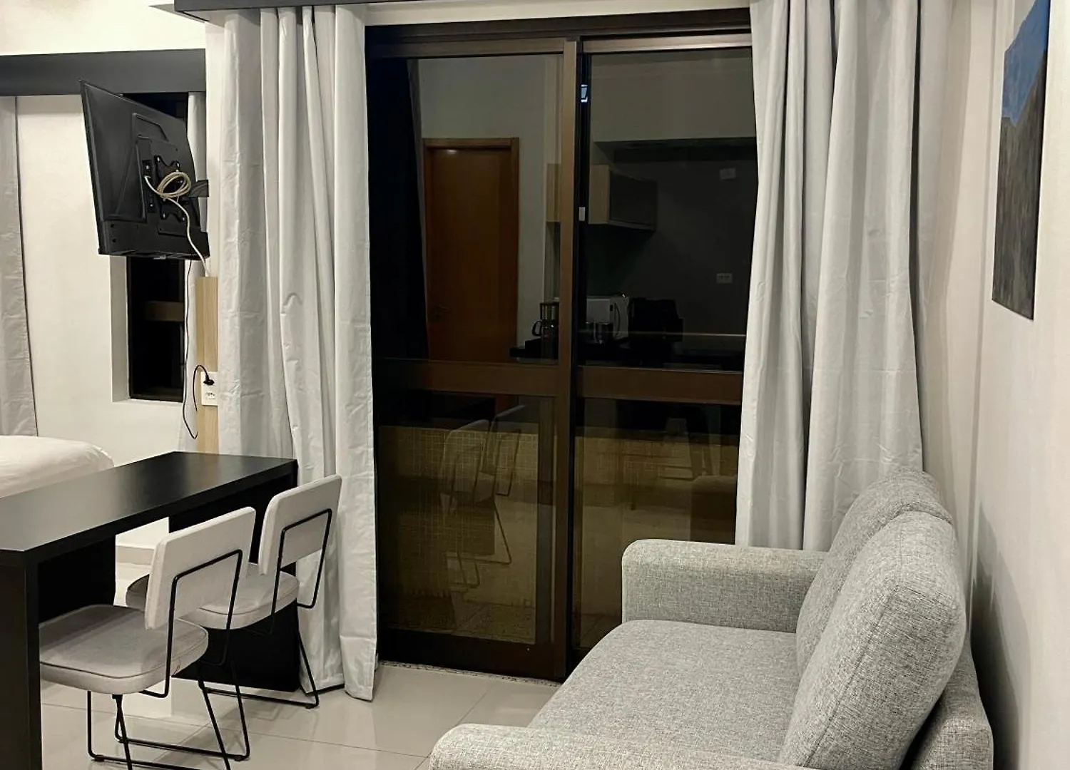 Flat No Hotel Q. Paulista Nos Jardins, Com Sacada! 상파울루